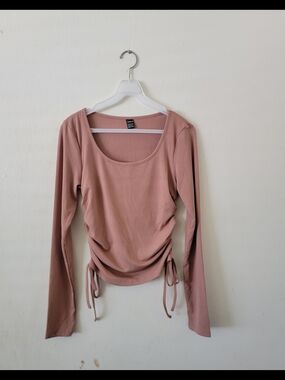 Women's Long-Sleeve Ruched Scoop Neck Top - Dusty Rose